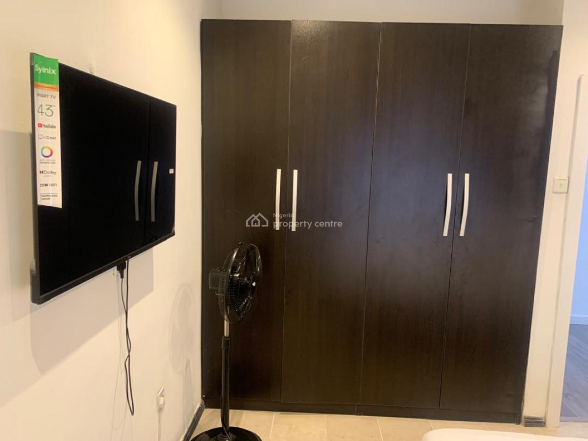 Luxury 3-bedroom Apartment  with Excellent Features, Admiralty Way, Lekki Phase 1, Lekki, Lagos, Flat / Apartment Short Let