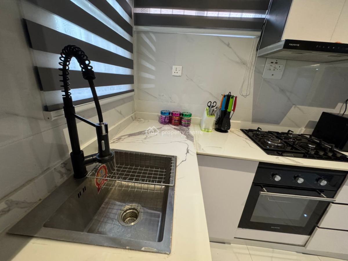 Luxury 3-bedroom Apartment  with Excellent Features, Admiralty Way, Lekki Phase 1, Lekki, Lagos, Flat / Apartment Short Let