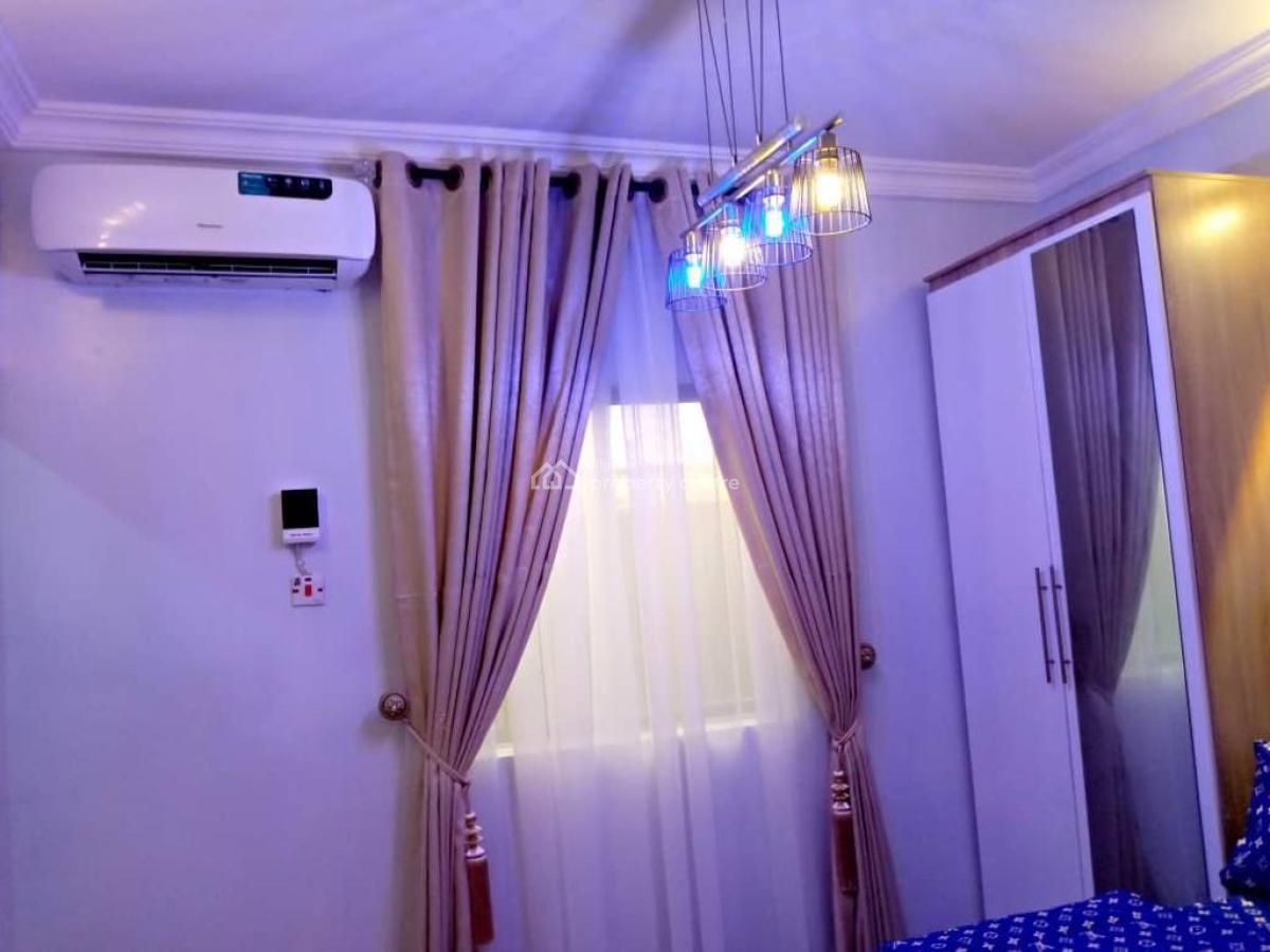 1 Bedroom Yaba, Yaba, Yaba, Lagos, Mini Flat (room and Parlour) Short Let