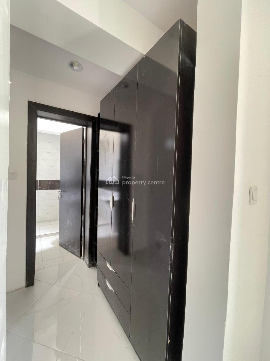 Lovely 2 Bedrooms Apartment with a Gym in Chevron, Chevron Axis., Lekki Expressway, Lekki, Lagos, Block of Flats for Sale