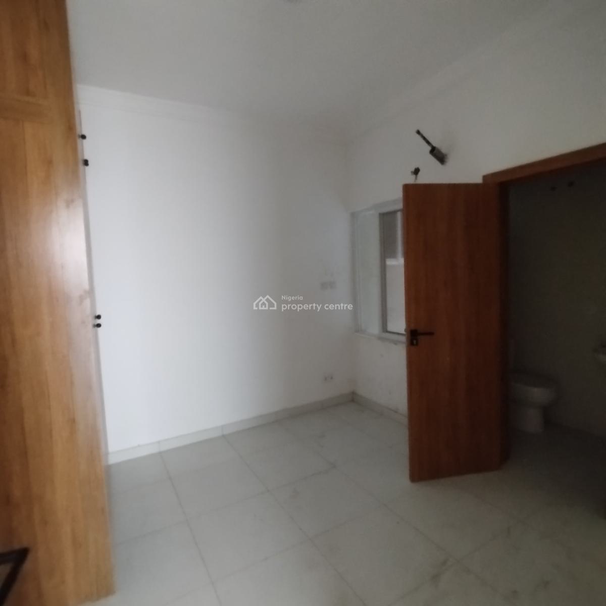 Fantastic 2bedroom Flat Upstairs, Western Foreshore Estate, Osapa, Lekki, Lagos, Flat / Apartment for Sale