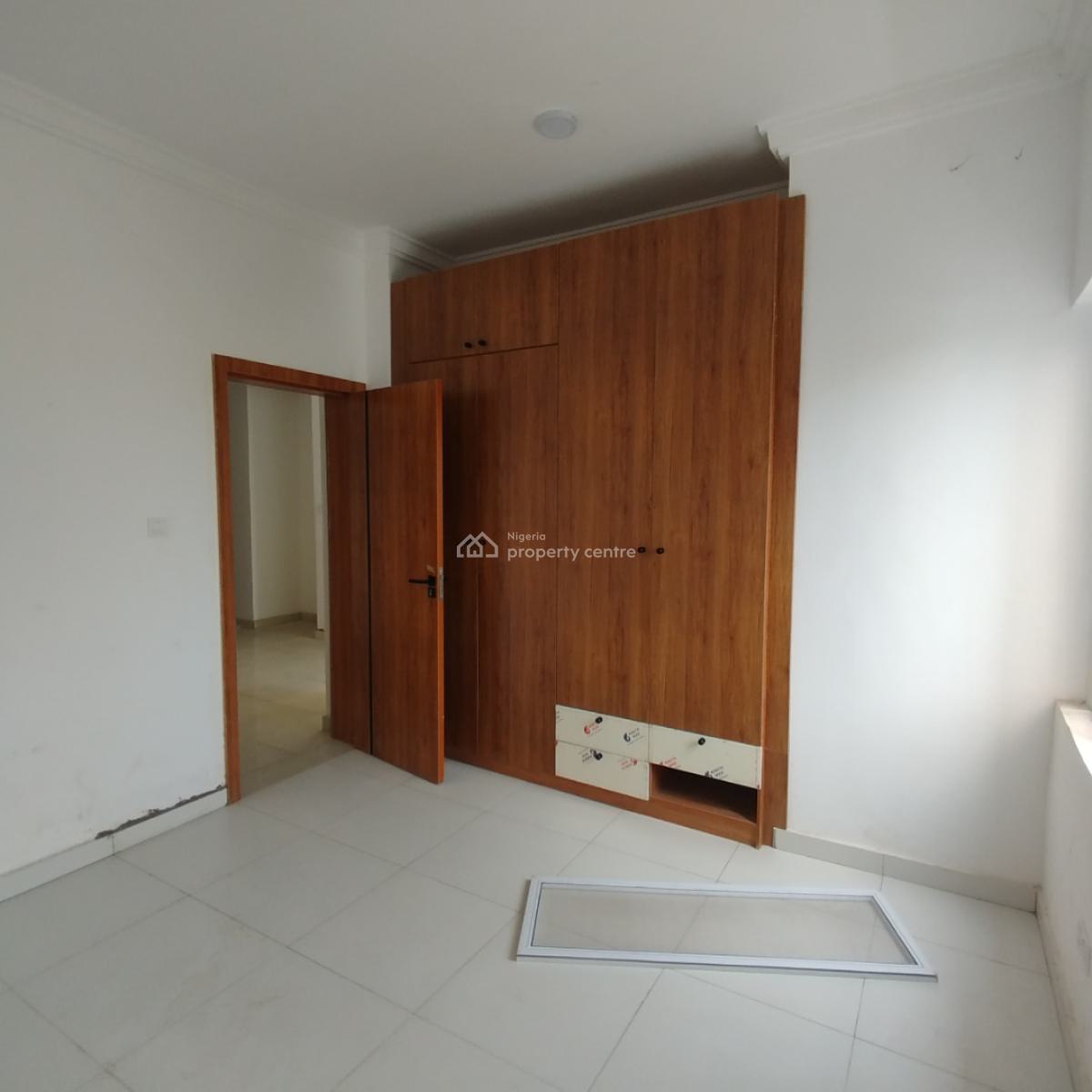 Fantastic 2bedroom Flat Upstairs, Western Foreshore Estate, Osapa, Lekki, Lagos, Flat / Apartment for Sale