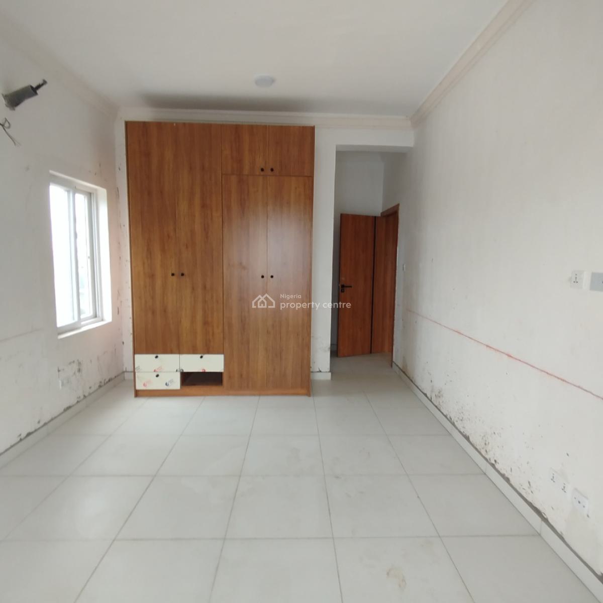 Fantastic 2bedroom Flat Upstairs, Western Foreshore Estate, Osapa, Lekki, Lagos, Flat / Apartment for Sale