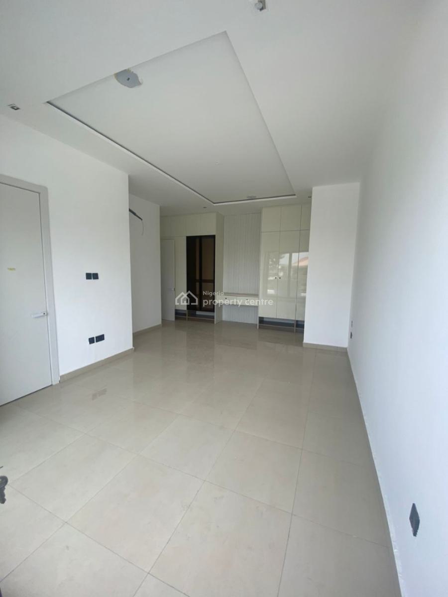 2-3 Bedroom Flat Wit Bq, Lekki Phase 1, Lekki, Lagos, Flat / Apartment for Sale