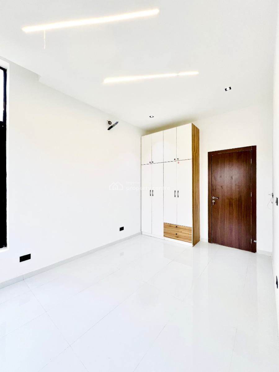 Sophisticated Detached House in Exclusive Neighborhood, Ikota, Lekki, Lagos, Detached Duplex for Sale