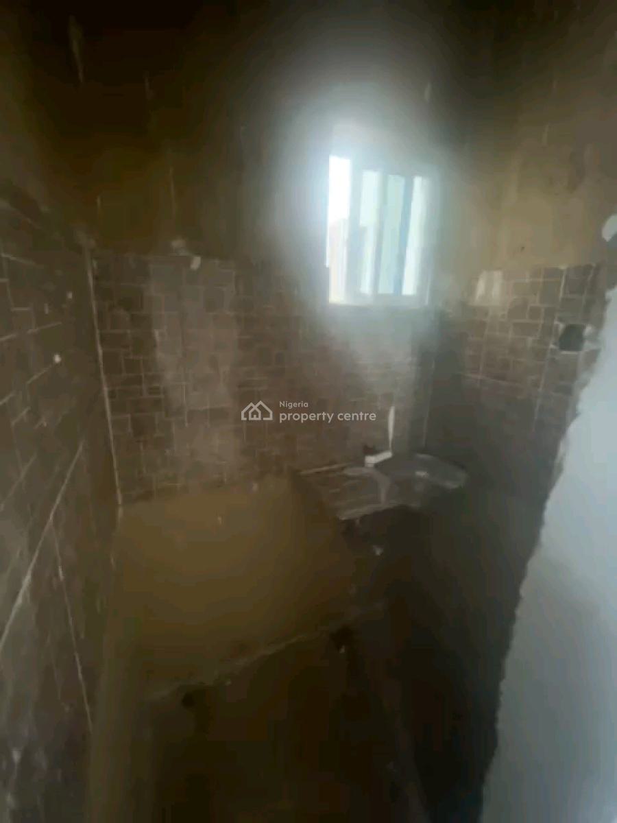 an Up Floor Room Self Contain, Jebba Street, Adekunle, Yaba, Lagos, Self Contain (single Rooms) for Rent