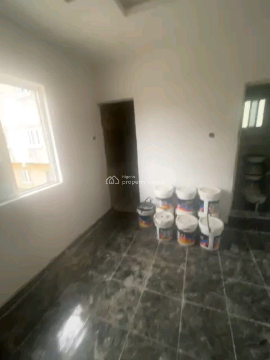 an Up Floor Room Self Contain, Jebba Street, Adekunle, Yaba, Lagos, Self Contain (single Rooms) for Rent