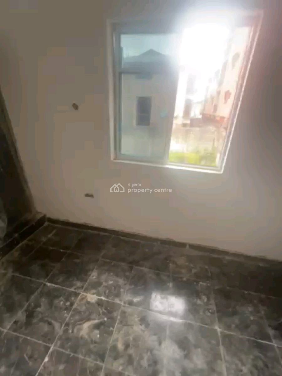 an Up Floor Room Self Contain, Jebba Street, Adekunle, Yaba, Lagos, Self Contain (single Rooms) for Rent