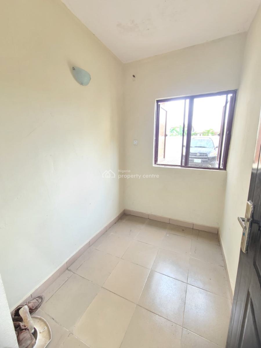 Sharp Bq in a Serene Compound, Lekki Scheme 2, Lekki Phase 2, Lekki, Lagos, House for Rent