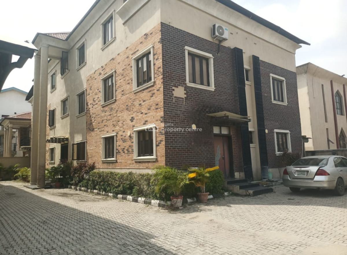 Well Equipped and Slightly Demarcated Office Space Measuring 180sqm, Lekki Right, Lekki Phase 1, Lekki, Lagos, Office Space for Rent