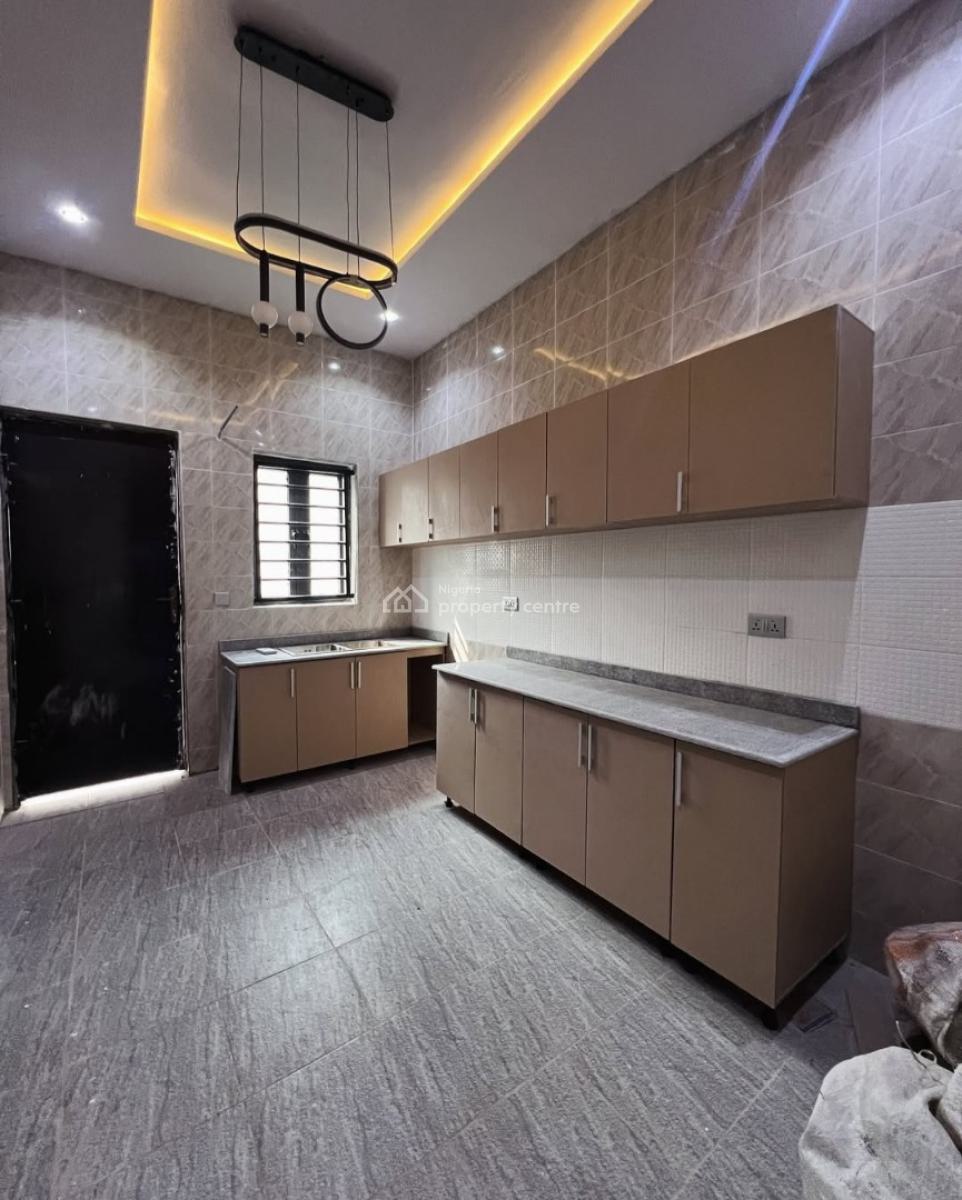 Newly Renovated and Self-serviced and Self-compound 4 Bedroom En-suite, Lekki Phase 1, Lekki, Lagos, Semi-detached Duplex for Rent