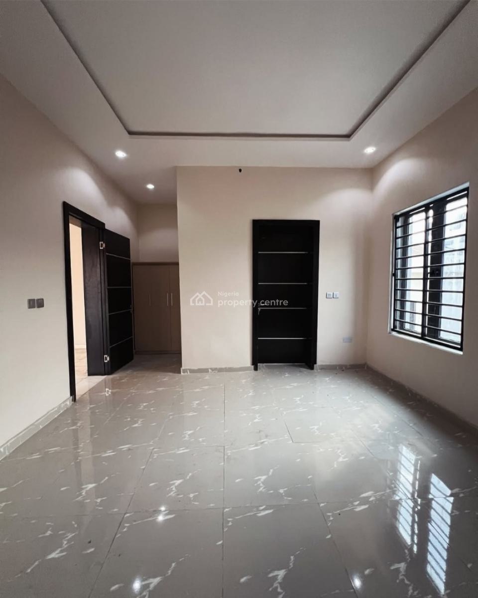 Newly Renovated and Self-serviced and Self-compound 4 Bedroom En-suite, Lekki Phase 1, Lekki, Lagos, Semi-detached Duplex for Rent