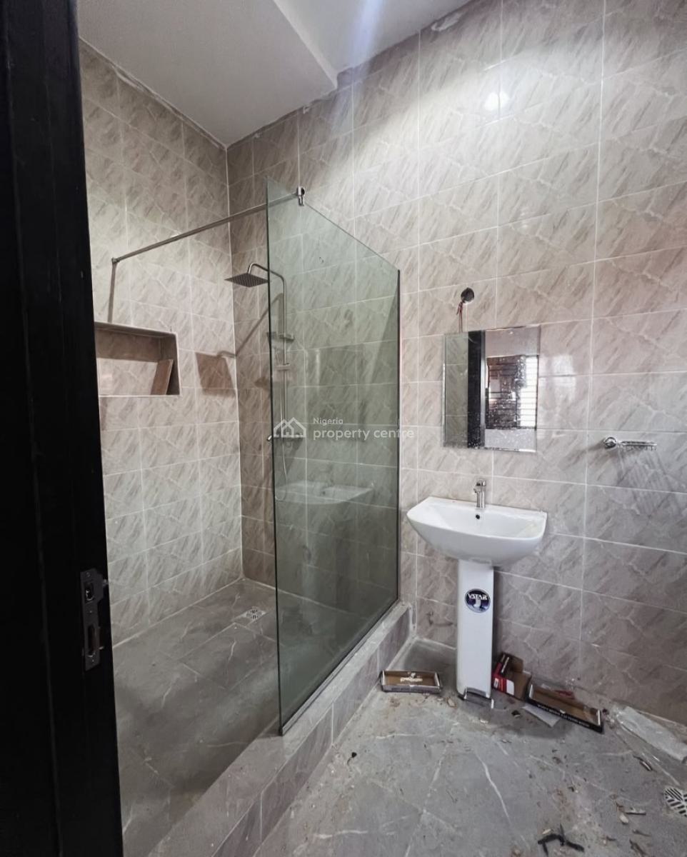 Newly Renovated and Self-serviced and Self-compound 4 Bedroom En-suite, Lekki Phase 1, Lekki, Lagos, Semi-detached Duplex for Rent