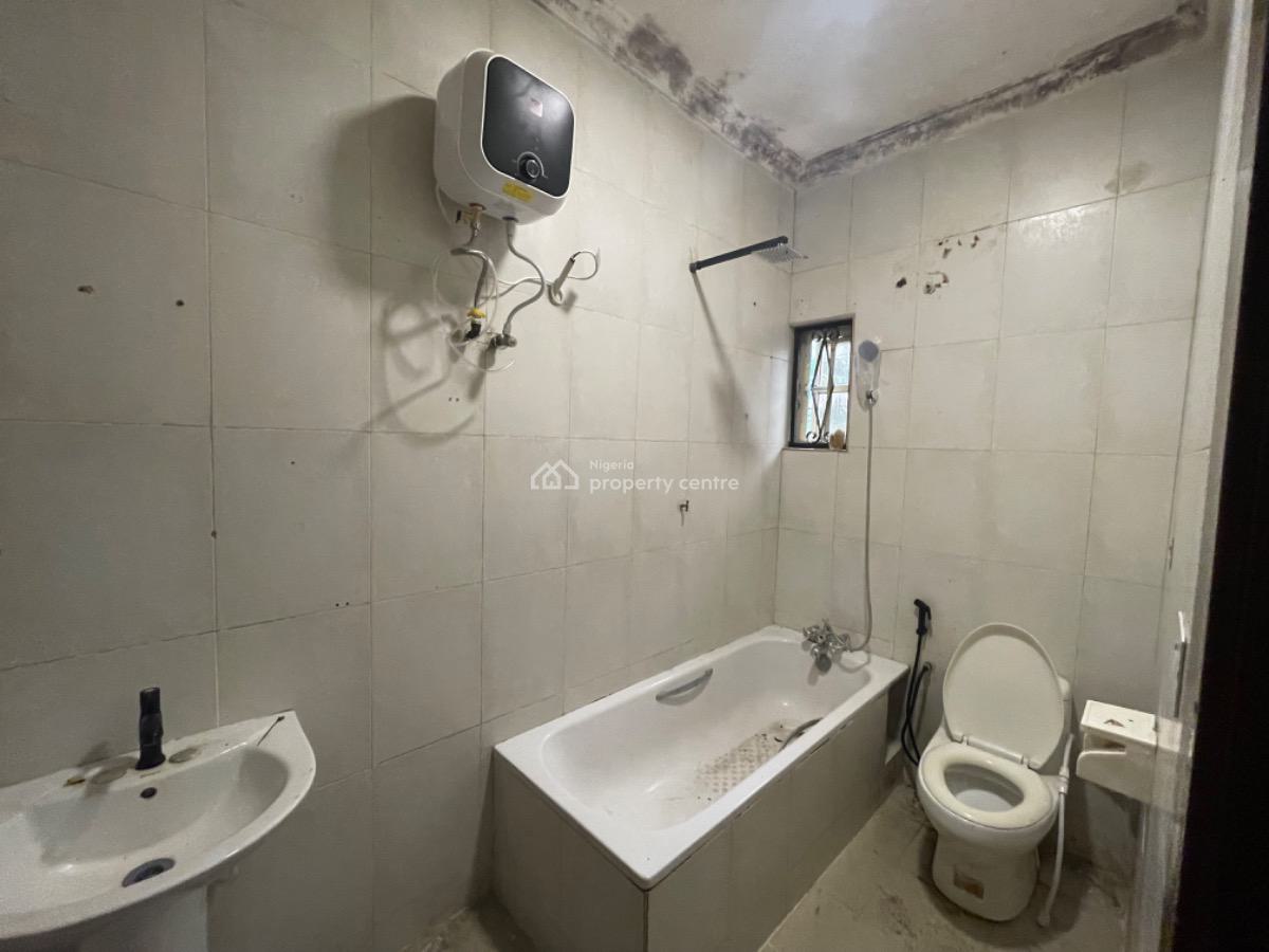 a Nice 3bedroom Space on Ground Floor, Lekki Phase 1, Lekki, Lagos, House for Rent
