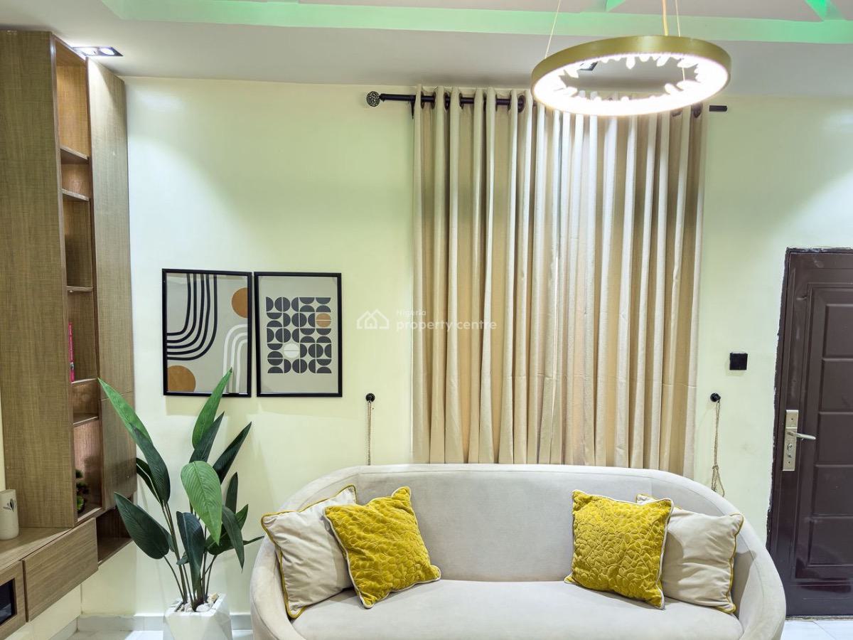 2 Bedrooms, Magodo, Lagos, Flat / Apartment Short Let