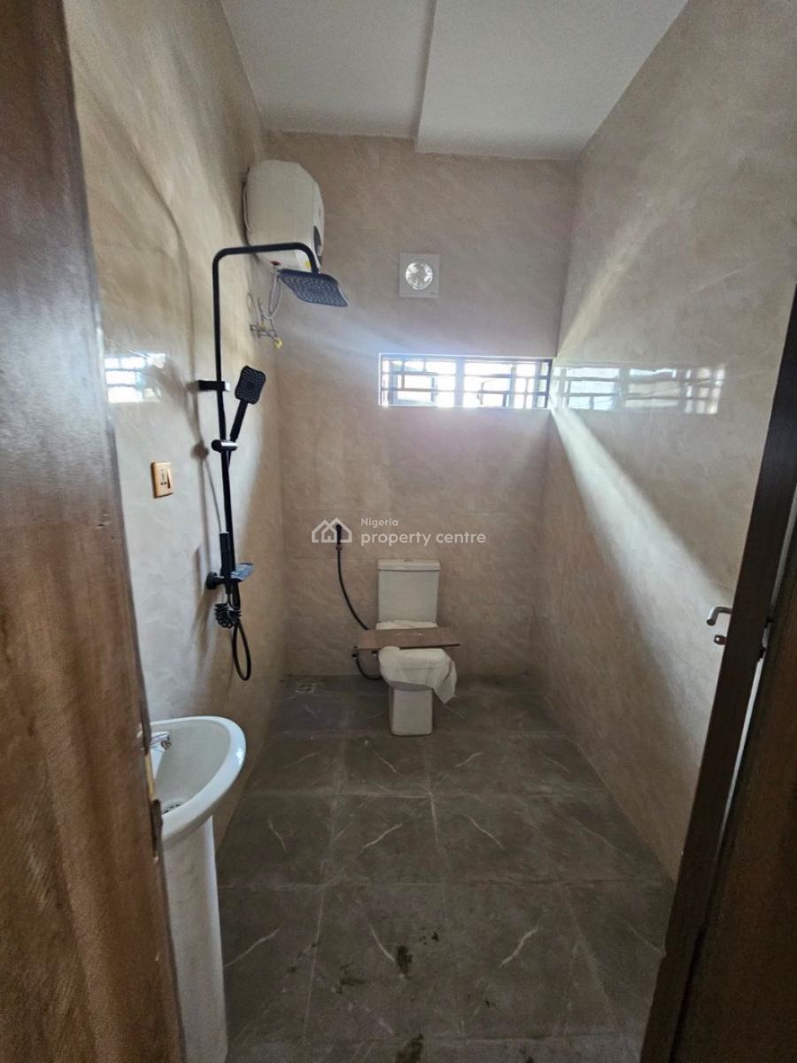 2 Bedroom Apartment in a Serene Environment with C of O, Surulere, Lagos, Flat / Apartment for Sale