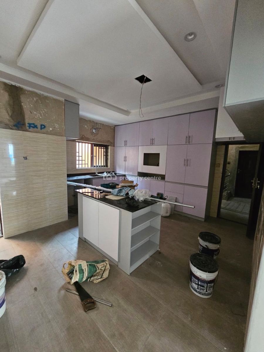 2 Bedroom Apartment in a Serene Environment with C of O, Surulere, Lagos, Flat / Apartment for Sale