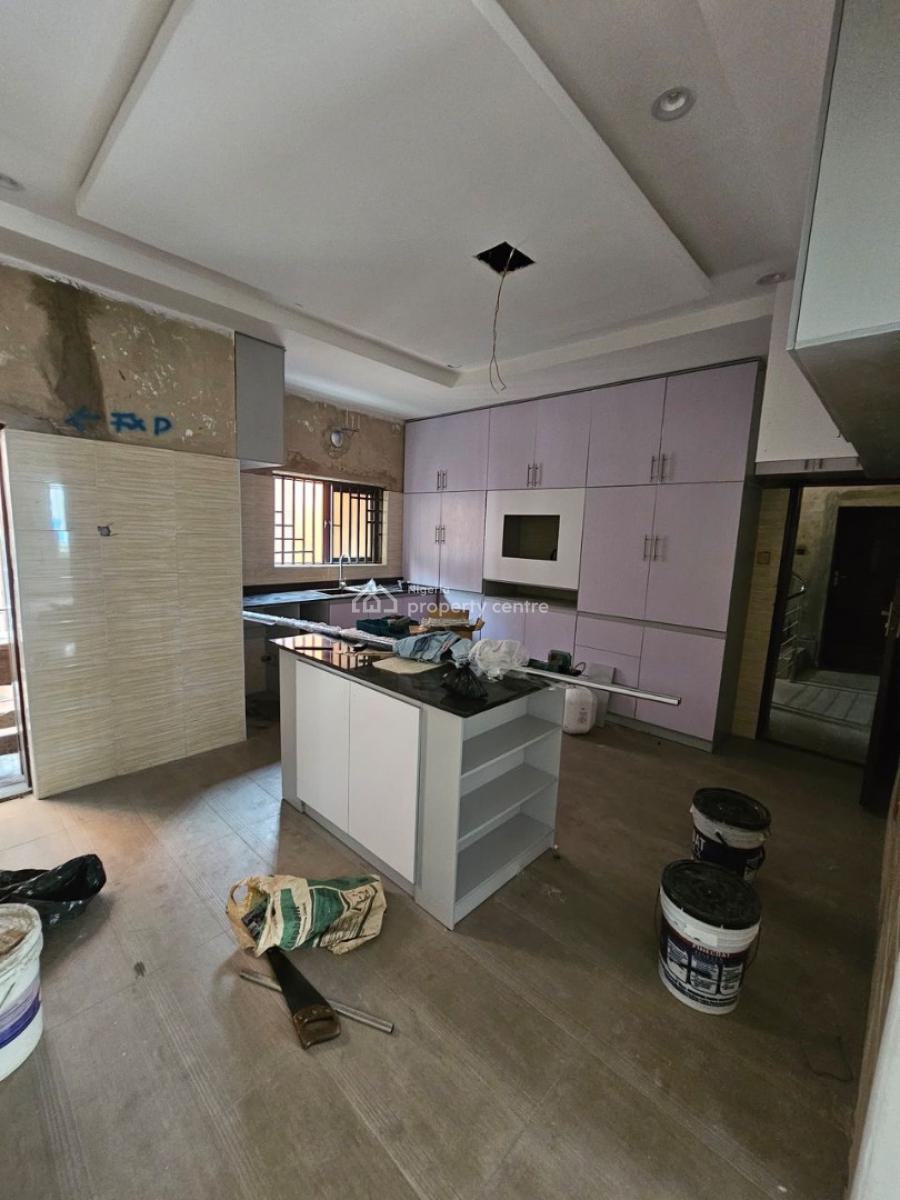 2 Bedroom Apartment in a Serene Environment with C of O, Surulere, Lagos, Flat / Apartment for Sale