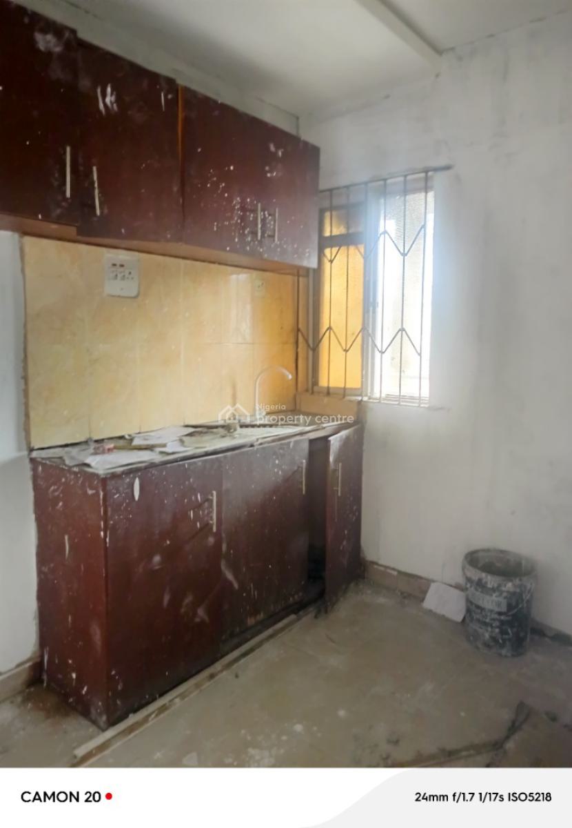 Mini Flat with Pop on 3rd Floor, Aiyetoro, Aguda, Surulere, Lagos, Flat / Apartment for Rent