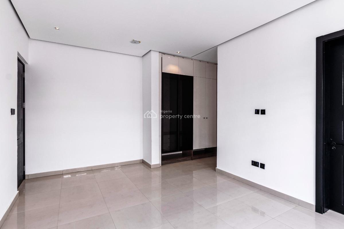Quick Deal; a Unit of 2 Bedroom Apartment Plus Bq, Lekki Phase 1, Lekki, Lagos, Flat / Apartment for Sale