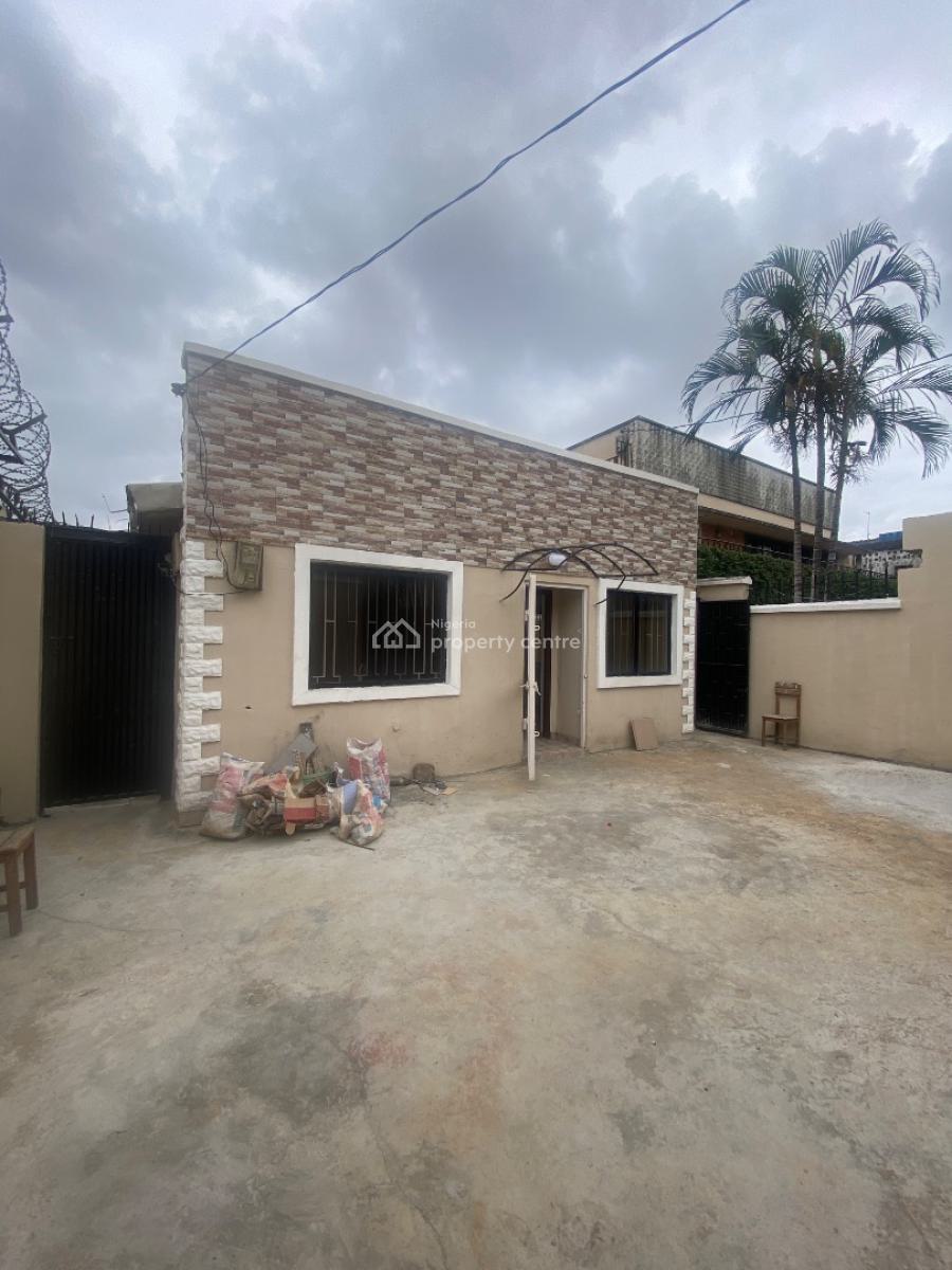 Clean 3 Bedroom Bungalow (alone in The Compound), Randle Avenue, Surulere, Lagos, House for Rent