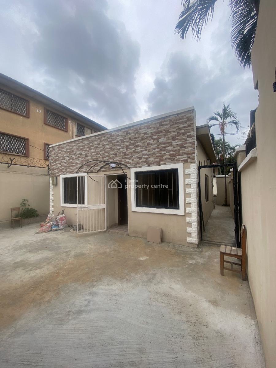 Clean 3 Bedroom Bungalow (alone in The Compound), Randle Avenue, Surulere, Lagos, House for Rent