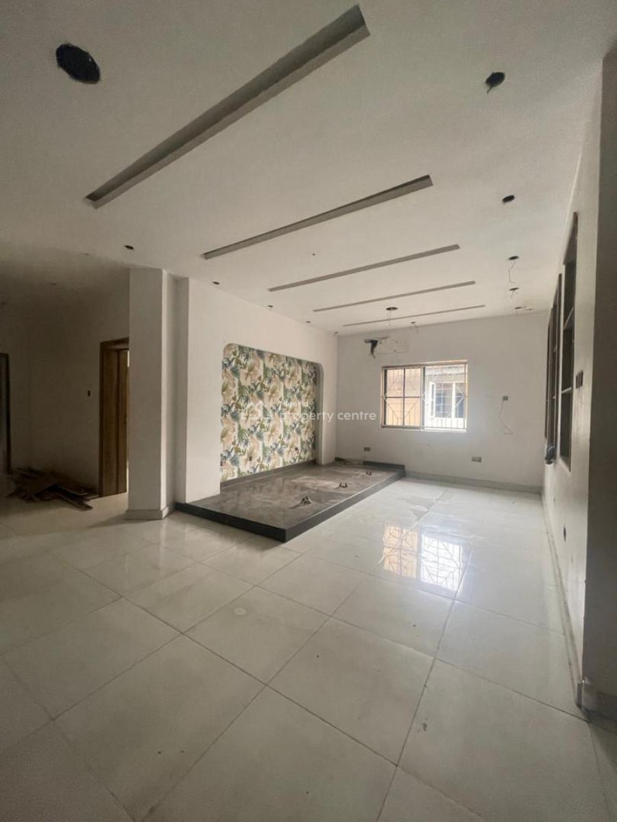 4-in-1 Shop Space (first Floor), Lekki Phase 1, Lekki, Lagos, Shop for Rent