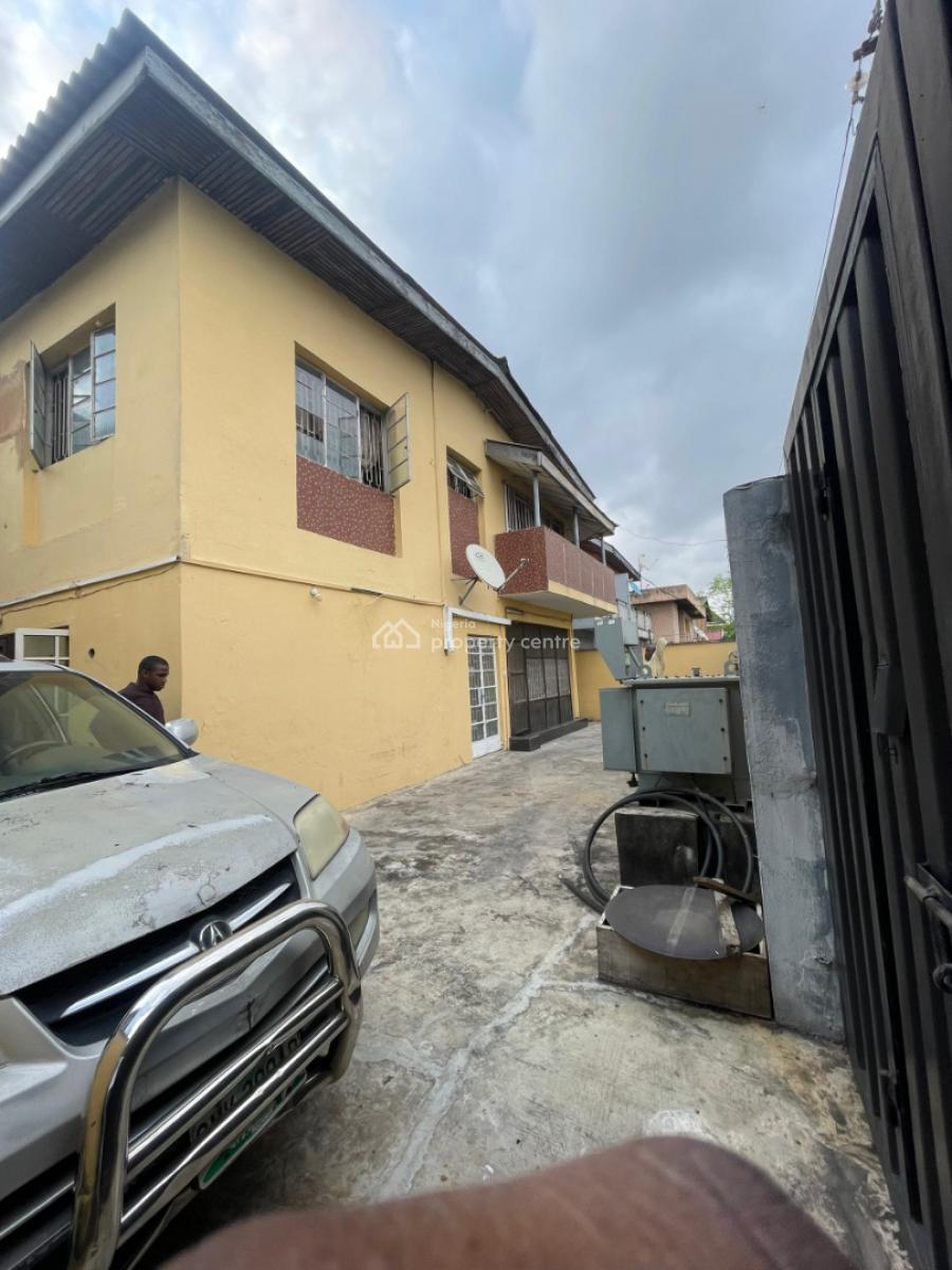 Block of 4 Flat in a Decent Neighborhood, Bode Thomas, Surulere, Lagos, Block of Flats for Sale