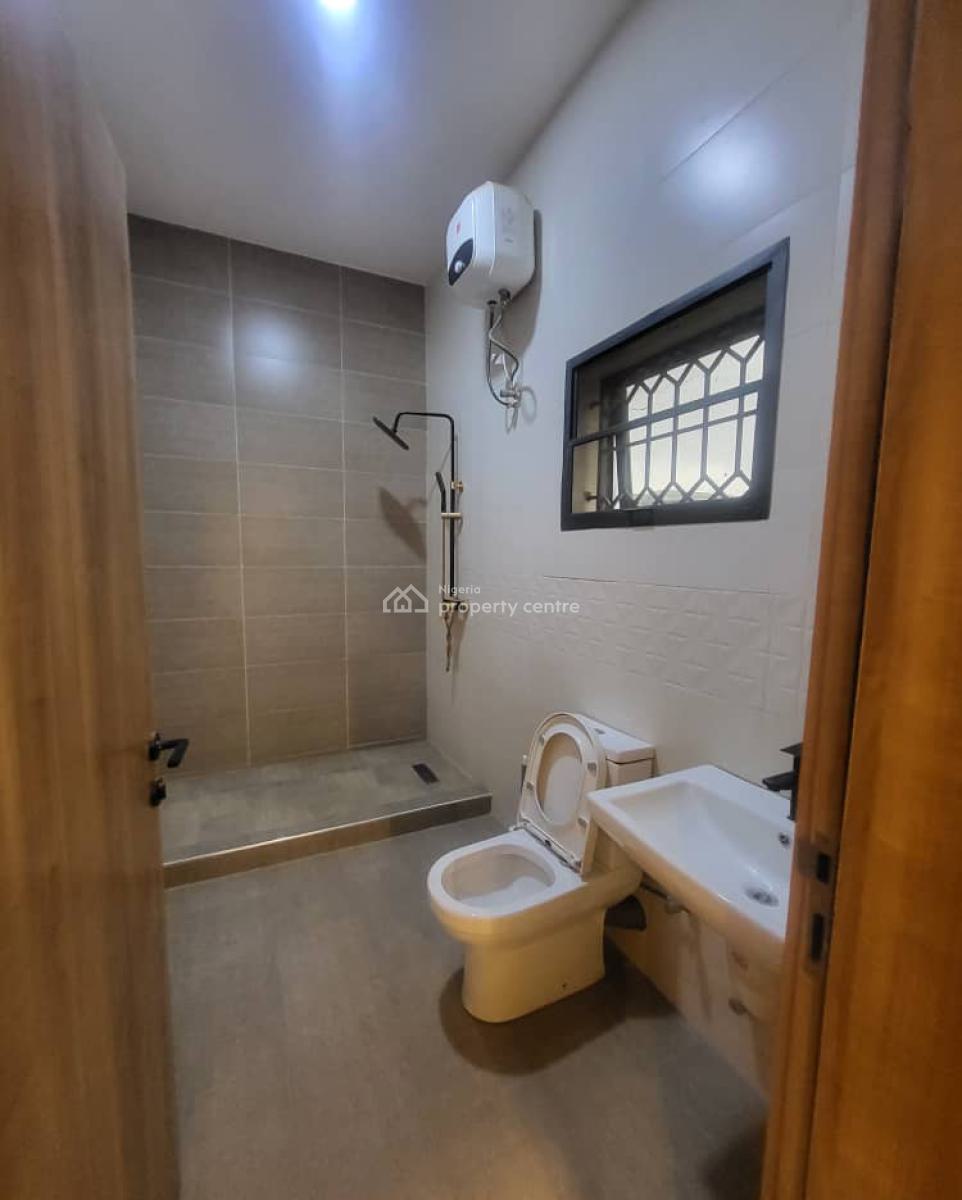 Massive  Luxurious  4 Bedroom  Terrace Duplex  with Bq, By American International School, Durumi, Abuja, Terraced Duplex for Rent