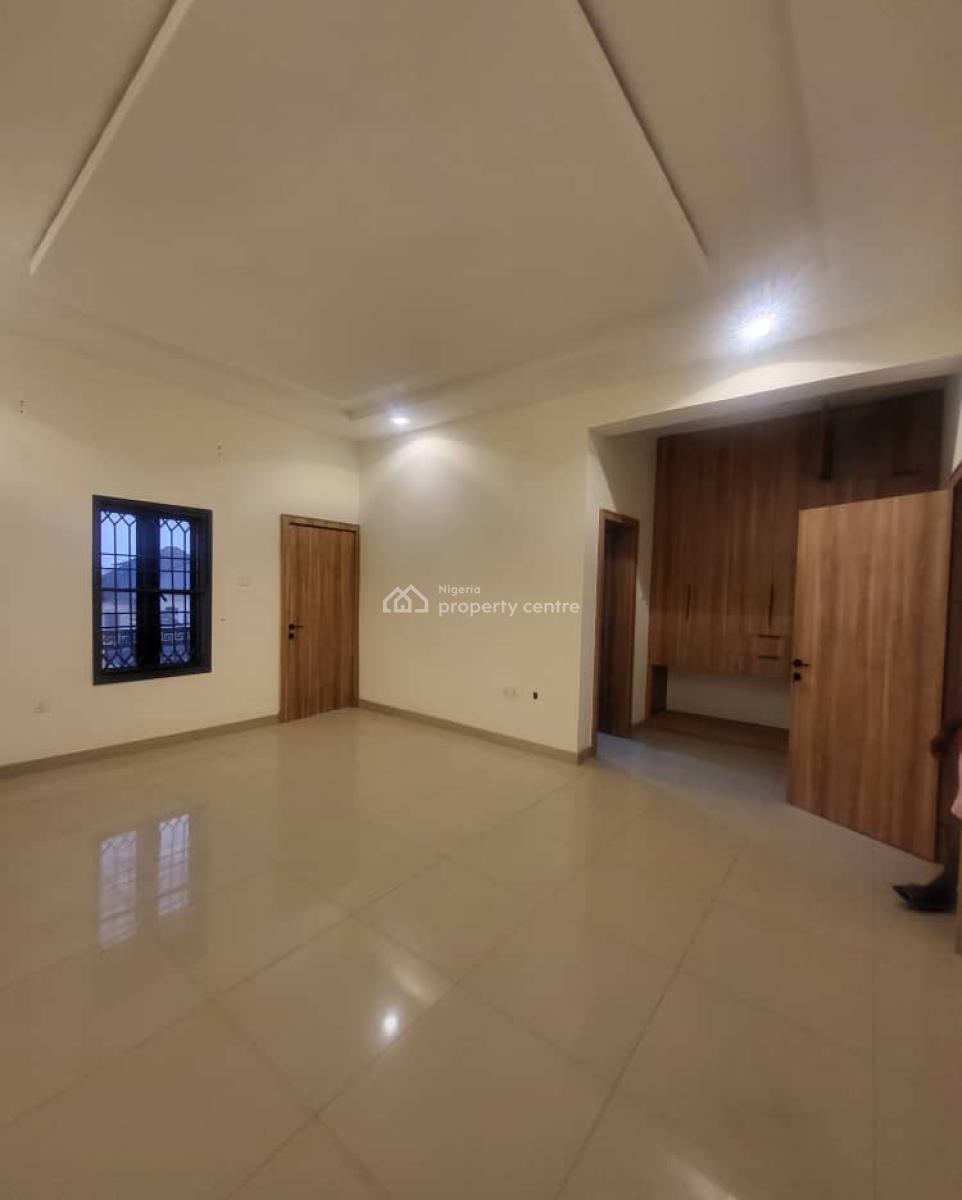 Massive  Luxurious  4 Bedroom  Terrace Duplex  with Bq, By American International School, Durumi, Abuja, Terraced Duplex for Rent