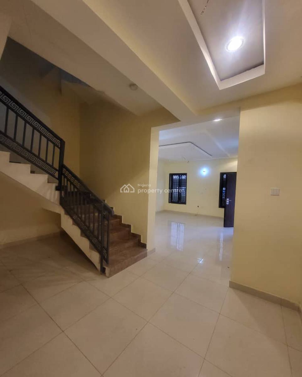Massive  Luxurious  4 Bedroom  Terrace Duplex  with Bq, By American International School, Durumi, Abuja, Terraced Duplex for Rent