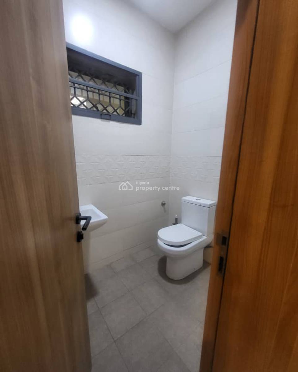 Massive  Luxurious  4 Bedroom  Terrace Duplex  with Bq, By American International School, Durumi, Abuja, Terraced Duplex for Rent