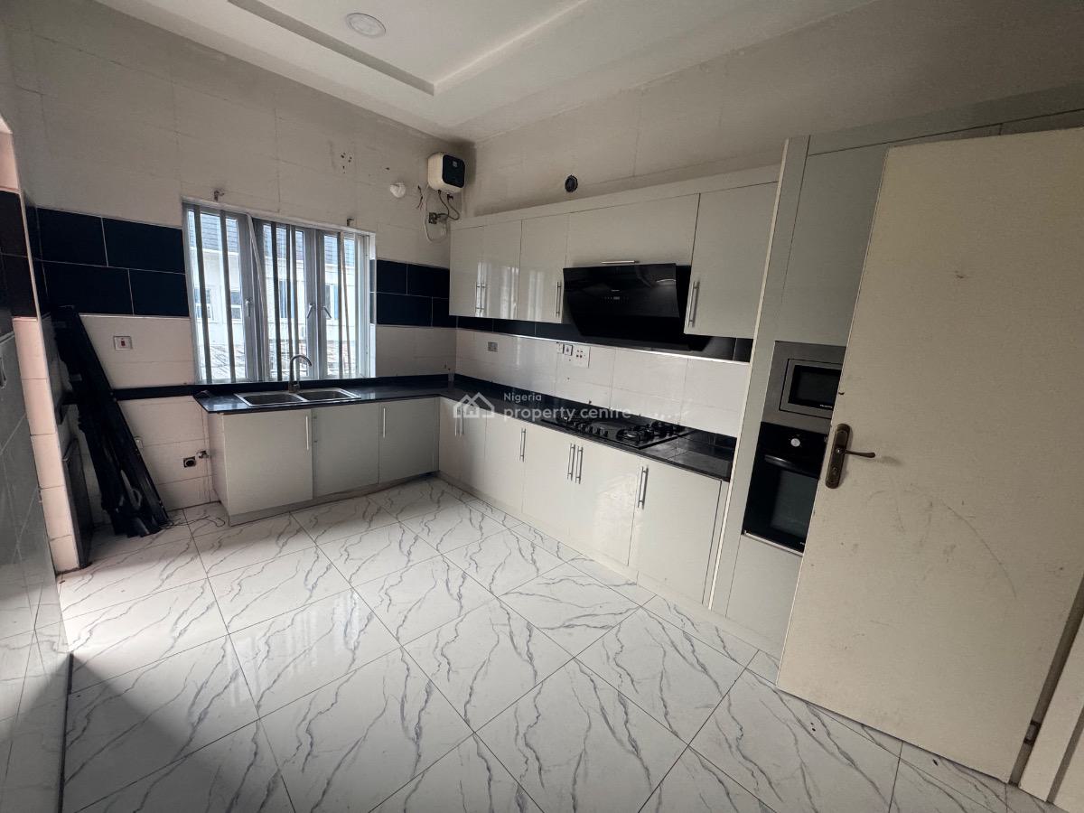 a Super Clean and Spacious 3 Bedroom Apartment(upstair), By Victory Pack Estate, Osapa, Lekki, Lagos, Flat / Apartment for Rent