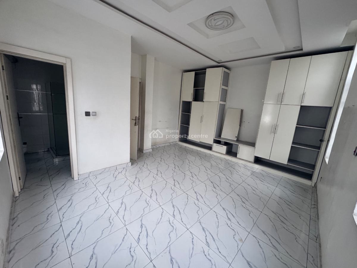 a Super Clean and Spacious 3 Bedroom Apartment(upstair), By Victory Pack Estate, Osapa, Lekki, Lagos, Flat / Apartment for Rent