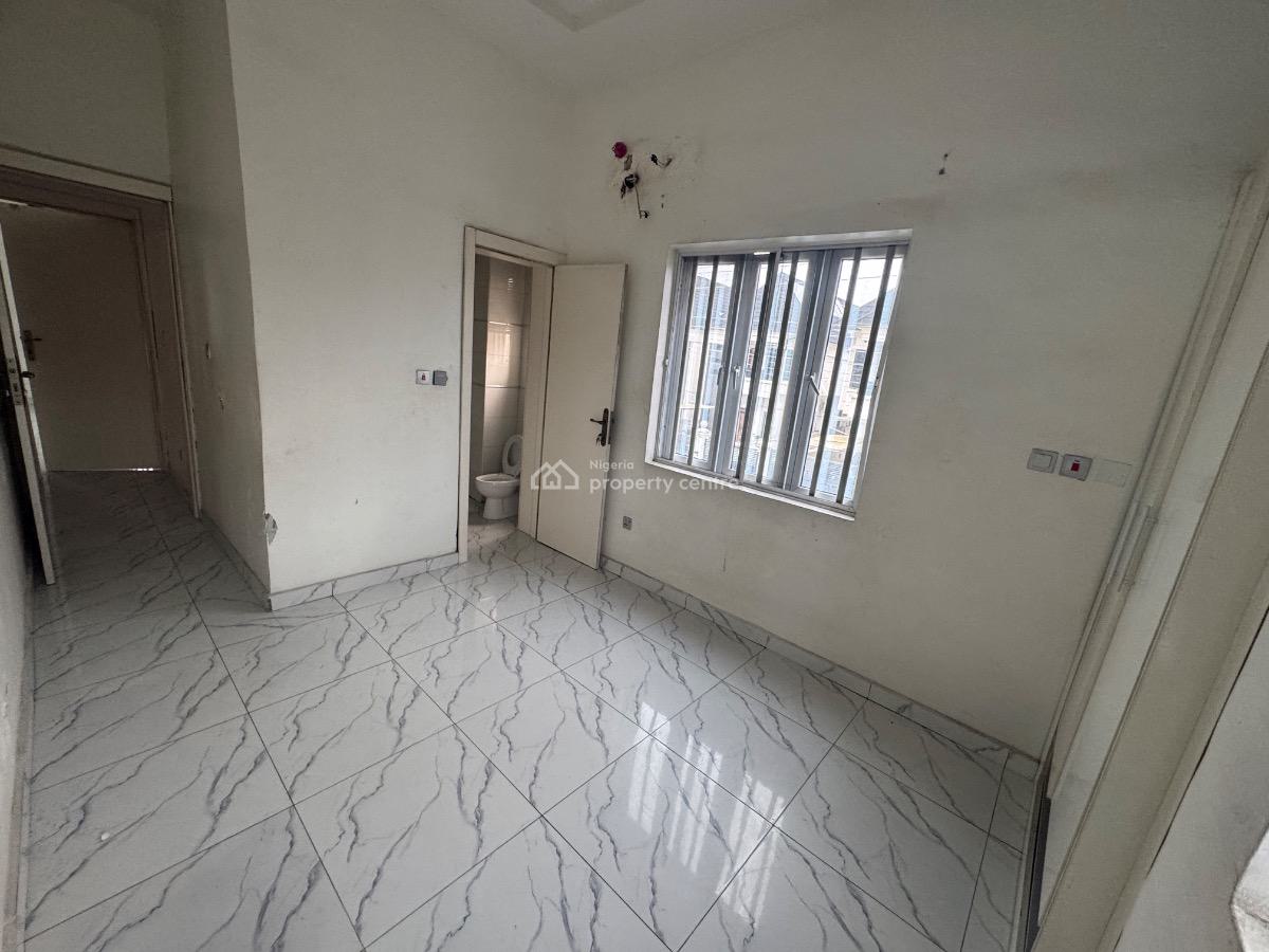a Super Clean and Spacious 3 Bedroom Apartment(upstair), By Victory Pack Estate, Osapa, Lekki, Lagos, Flat / Apartment for Rent