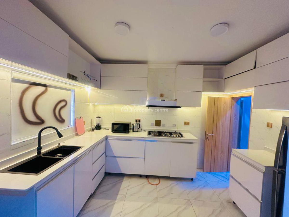 Luxurious 2 Bedroom Apartment, Lekki Phase 1, Lekki, Lagos, Flat / Apartment Short Let