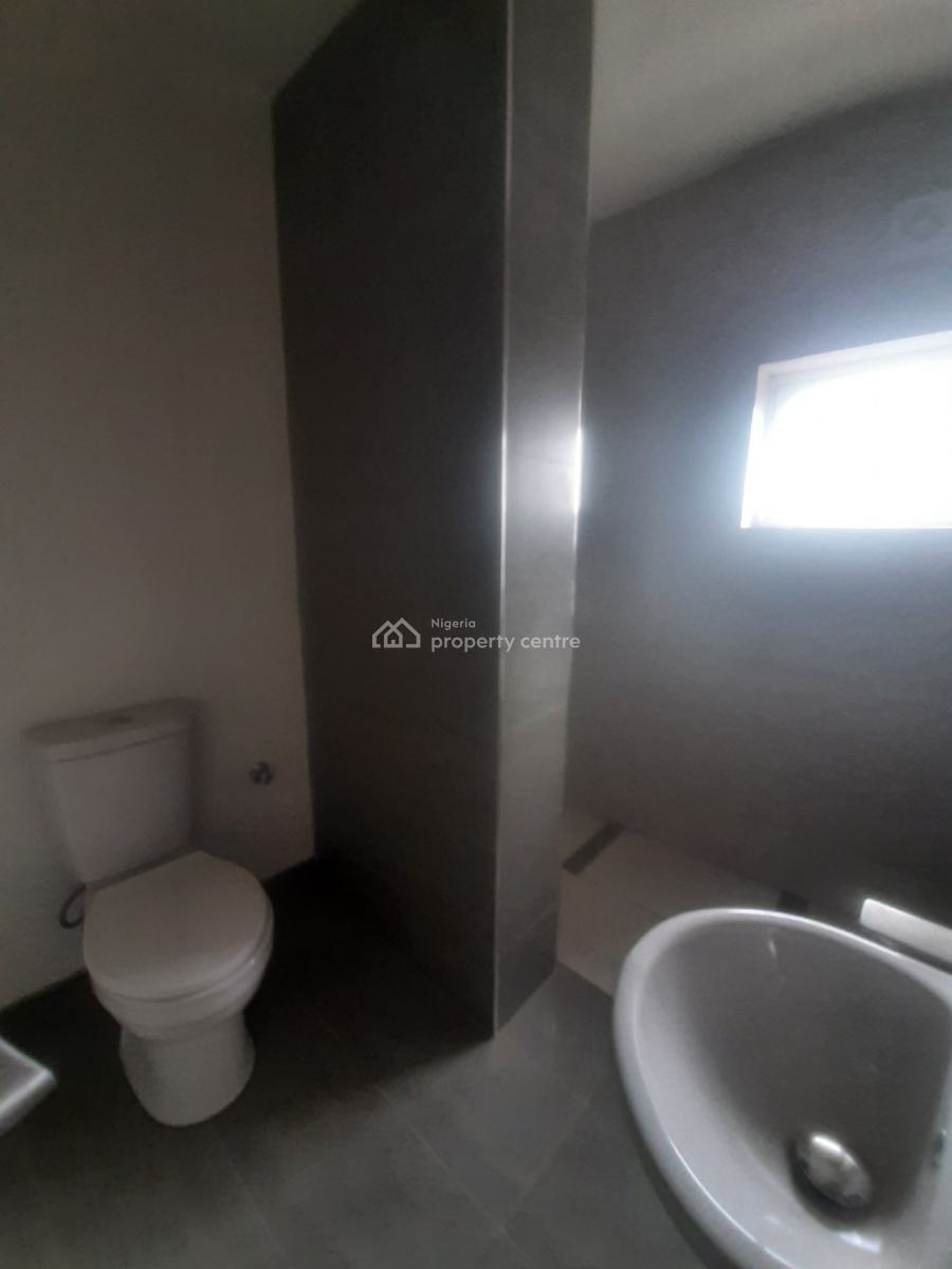 Serviced with 24/7 Power Supply 3 Bedroom En-suite Flat, Ikate, Lekki, Lagos, Flat / Apartment for Rent