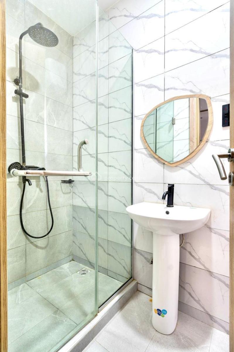 The Enclave ️ Beautiful 2 Bedroom with Jacuzzi, Outdoor Garden, Ps5, and Gym, Lekki Phase 1, Lekki, Lagos, Flat / Apartment Short Let