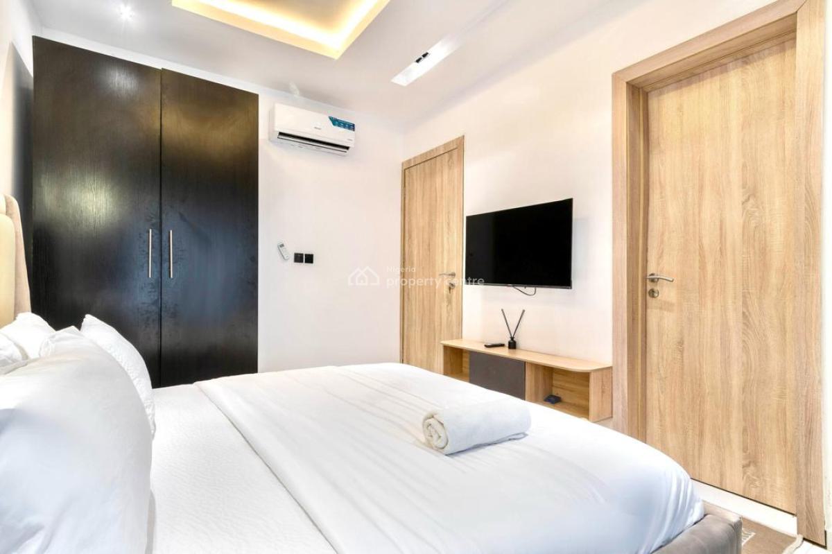 The Enclave ️ Beautiful 2 Bedroom with Jacuzzi, Outdoor Garden, Ps5, and Gym, Lekki Phase 1, Lekki, Lagos, Flat / Apartment Short Let