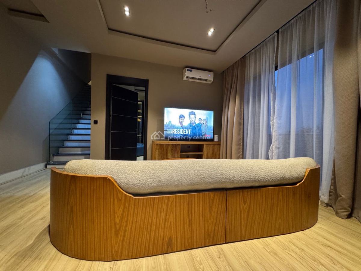 Our New Two Bedroom Apartment with Bathtub,ps5 & Swimming Pool., Victoria Island (vi), Lagos, Flat / Apartment Short Let