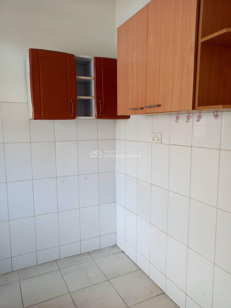 Spacious Mini Flat ( Room and Parlour), Off Pinnacle Filling Station, Maruwa, Lekki Phase 1, Lekki, Lagos, Mini Flat (room and Parlour) for Rent