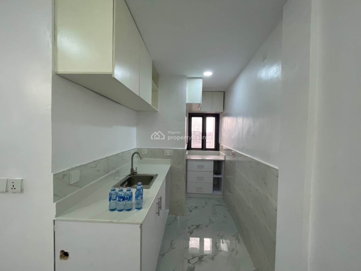 a Neat and Nice Mini Flat on 3rd Floor, Ikota, Lekki, Lagos, Mini Flat (room and Parlour) for Rent
