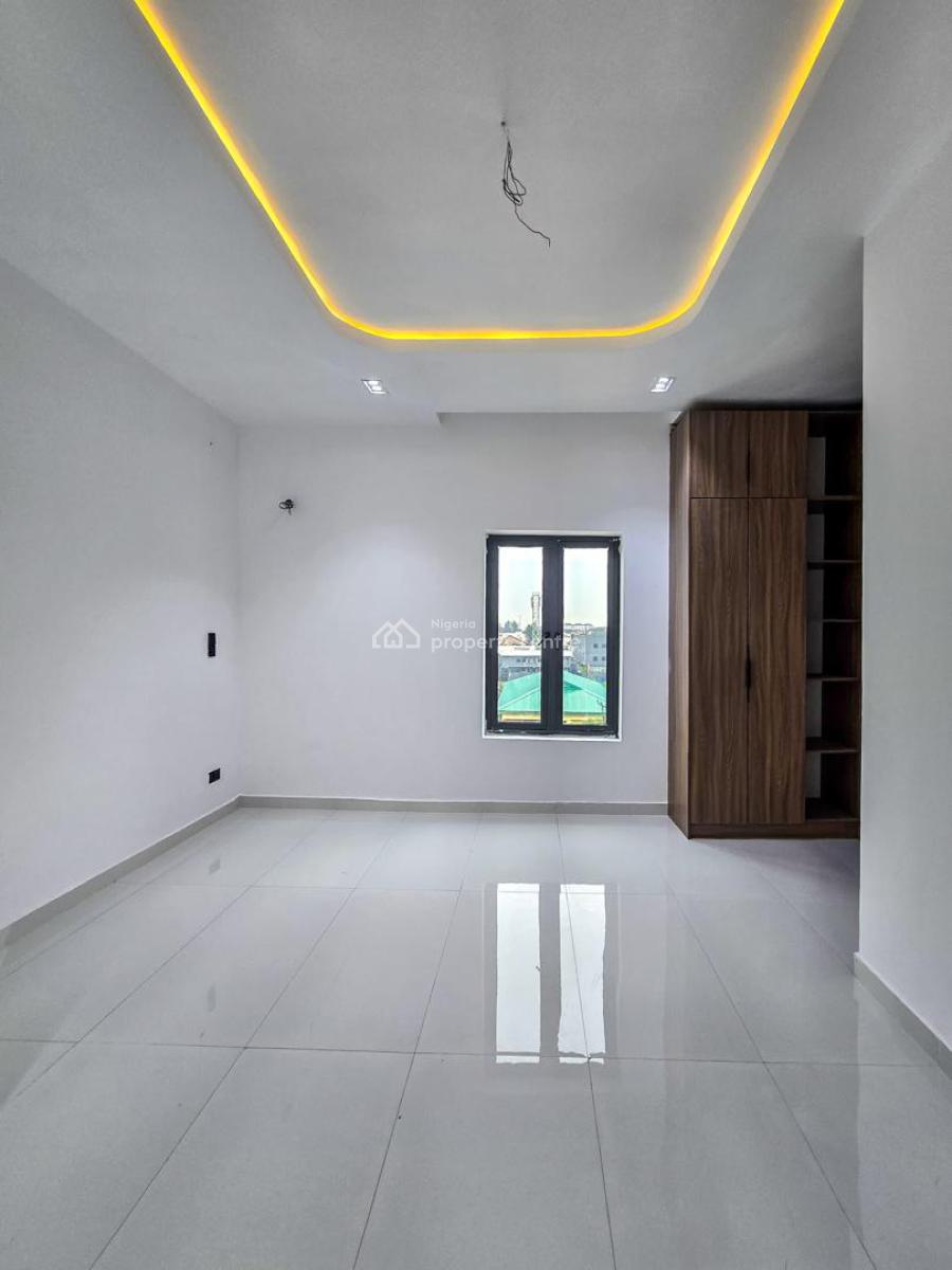 4-bedroom Maisonette with Bq, Pool, Gym & Elevator -- Back Unit, Lekki Phase 1, Lekki, Lagos, Flat / Apartment for Sale