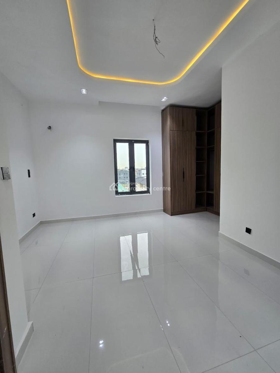 4-bedroom Maisonette with Bq, Pool, Gym & Elevator -- Back Unit, Lekki Phase 1, Lekki, Lagos, Flat / Apartment for Sale