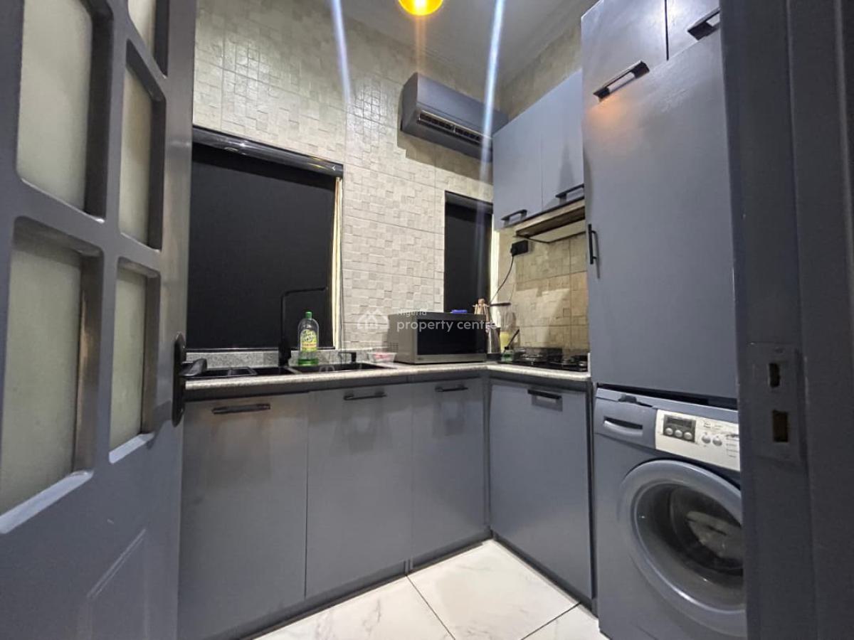 Well Furnished 1-bedroom, Lekki Phase 1, Lekki, Lagos, Flat / Apartment Short Let