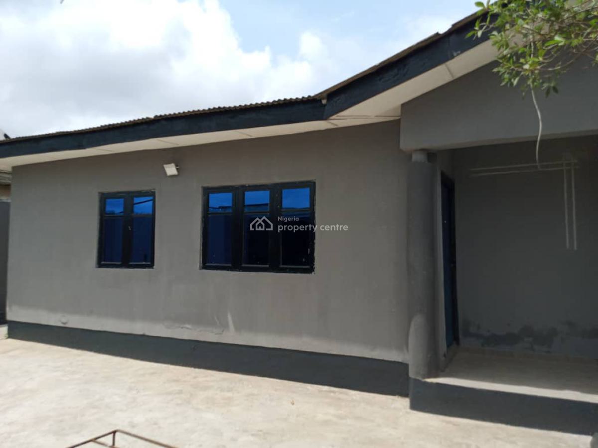 3 Bedroom Semi Detached Bungalow, Jakande, Oke Afa, Isolo, Lagos, Semi-detached Bungalow for Rent