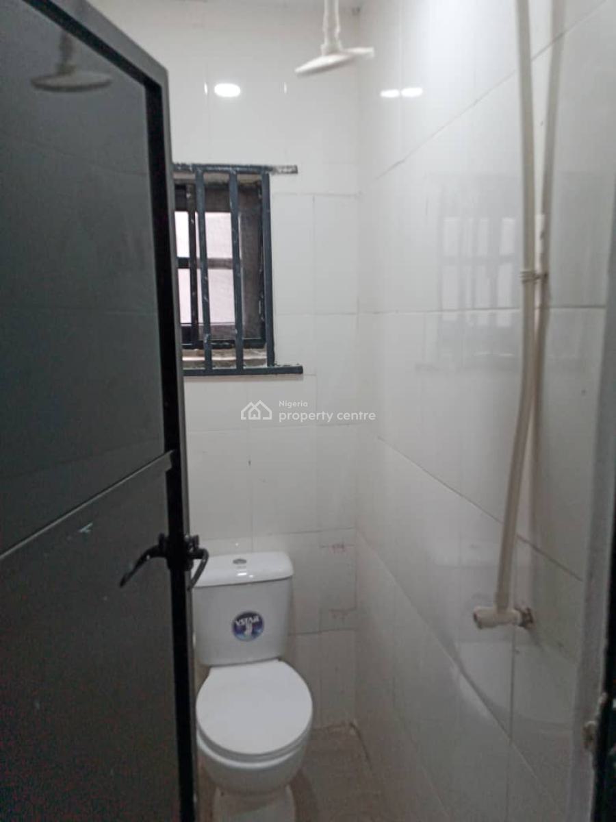 3 Bedroom Semi Detached Bungalow, Jakande, Oke Afa, Isolo, Lagos, Semi-detached Bungalow for Rent