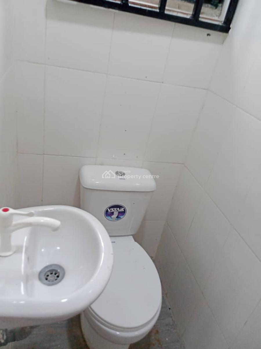 3 Bedroom Semi Detached Bungalow, Jakande, Oke Afa, Isolo, Lagos, Semi-detached Bungalow for Rent