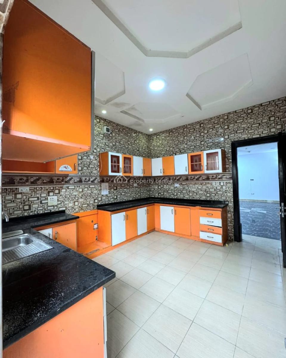 Well-maintained 3-bedroom Terrace Duplex with Bq, Lekki Phase 1, Lekki, Lagos, Terraced Duplex for Rent