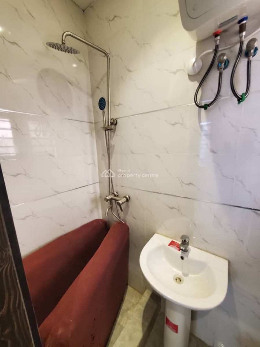 Very Spacious Brand New Room Downstairs with Shared Kitchen, Jakande Roundabout, Ologolo, Lekki, Lagos, Flat / Apartment for Rent